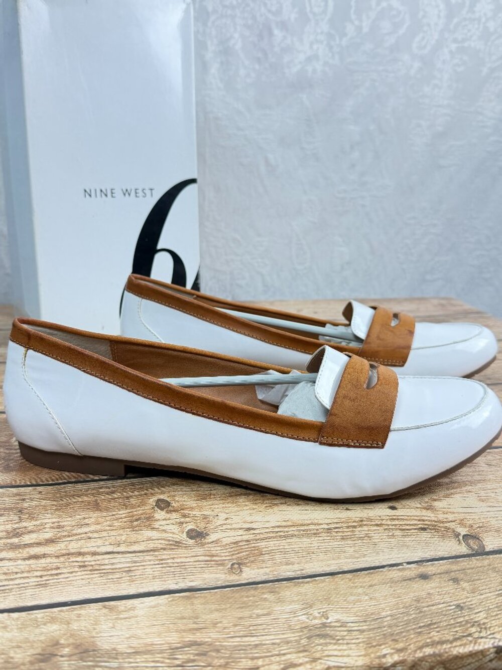Nine West Women’s Size 12 White & Tan Loafers Slip-On Flats Colorblock